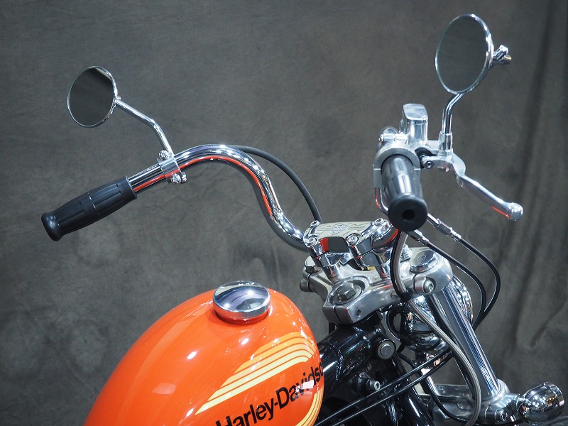 ジュエルオリジナルハンドル。ハンドルはクロームの他にブラックも選択可能。