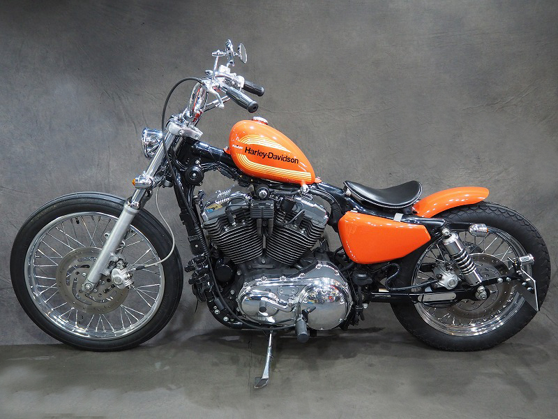 スポーツスターをベースにモディファイ