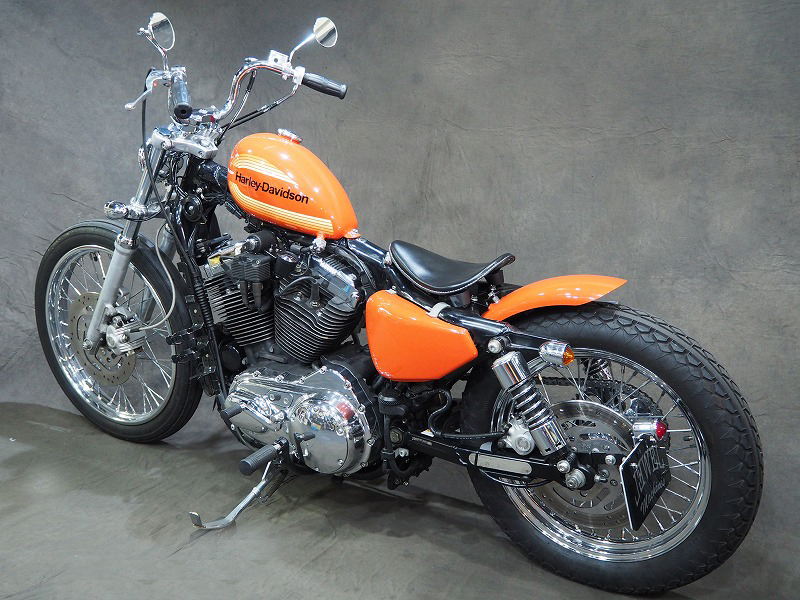 オリジナルショートフェンダー＆サイドテール。オプションでタンデム仕様も可能。